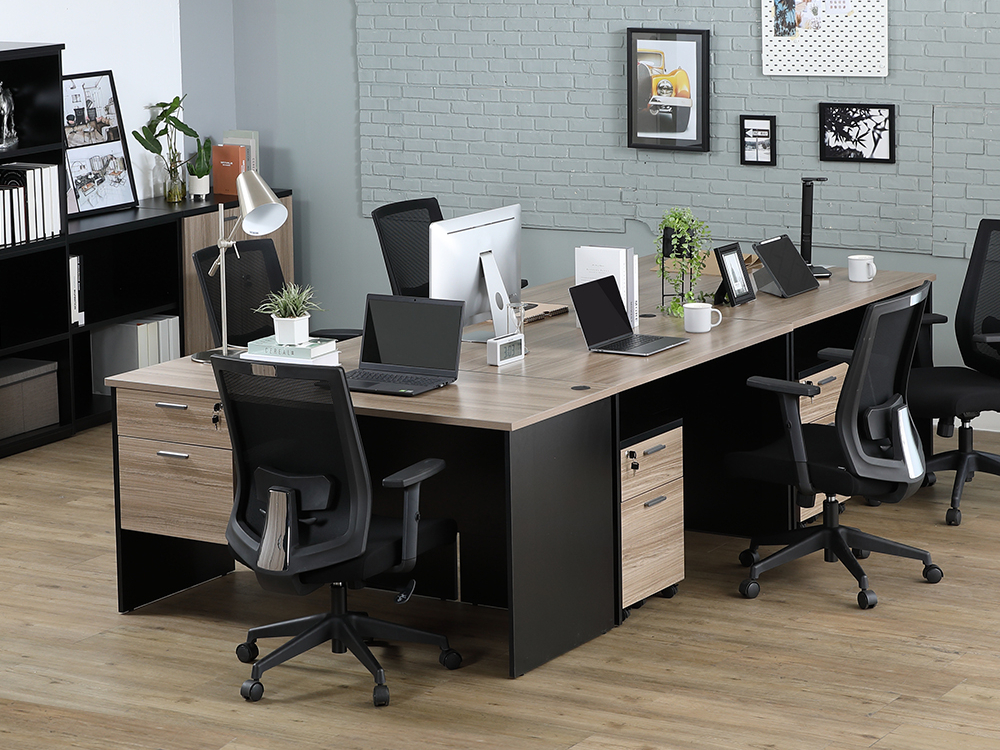 Desks 5 seater Model