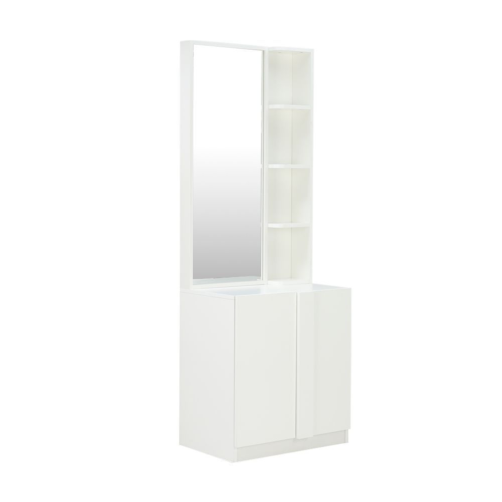 Model - white