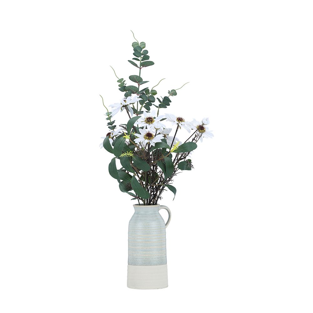  Model - white